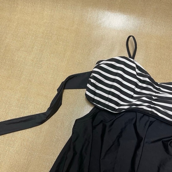 Tankini Top Size XLg - Picture 4 of 7